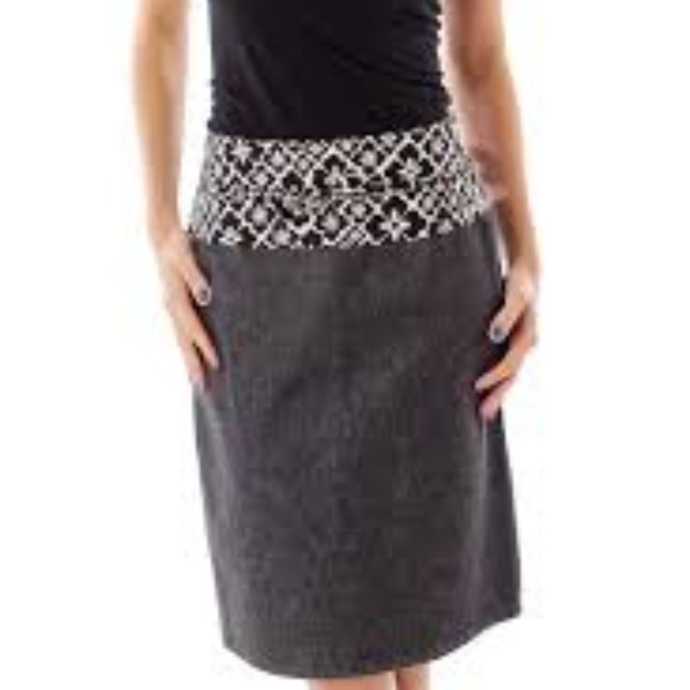 Moschino Jeans | Gray Denim Graphic Flower Printed Pencil Skirt